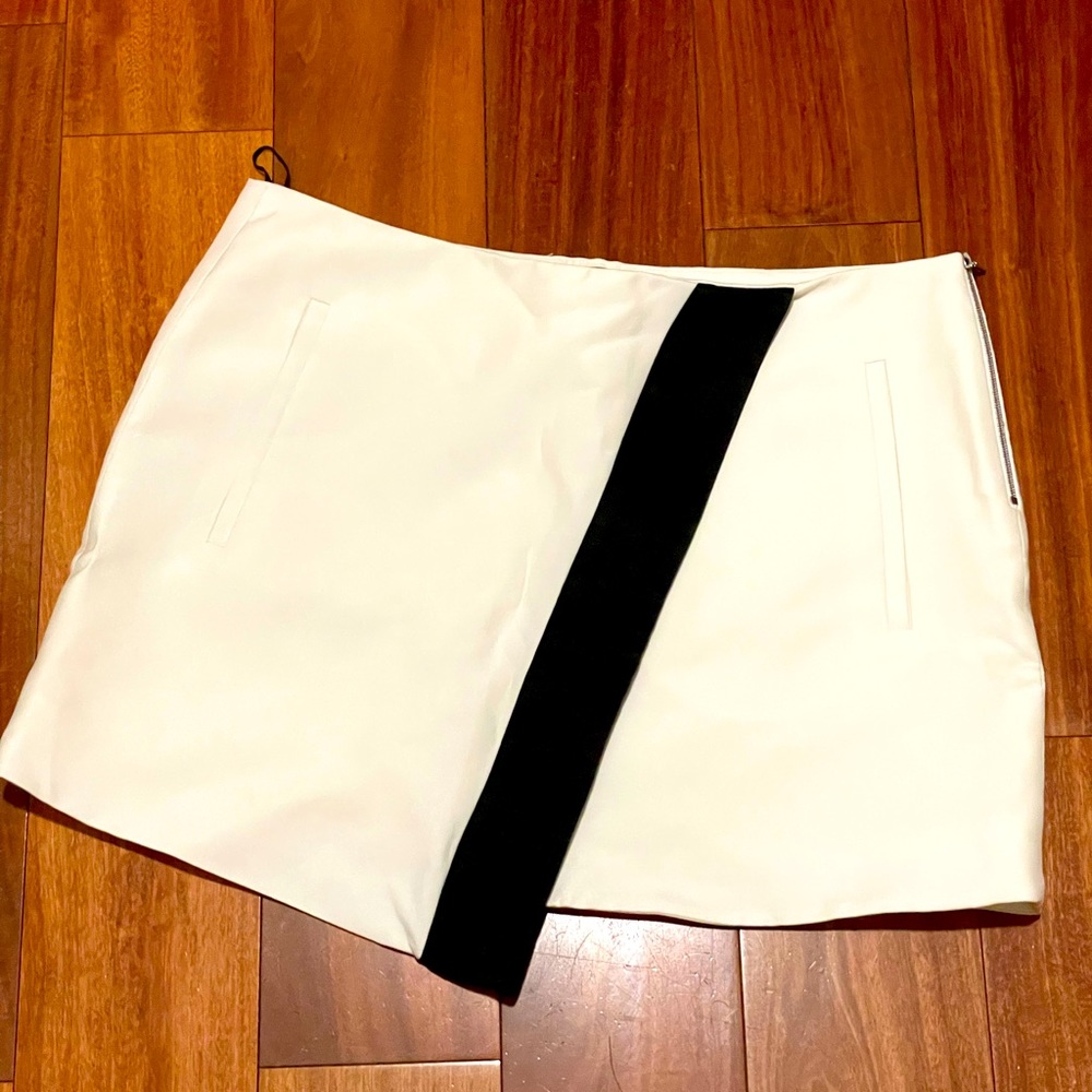 JOSH GOOT white asymmetrical mini skirt